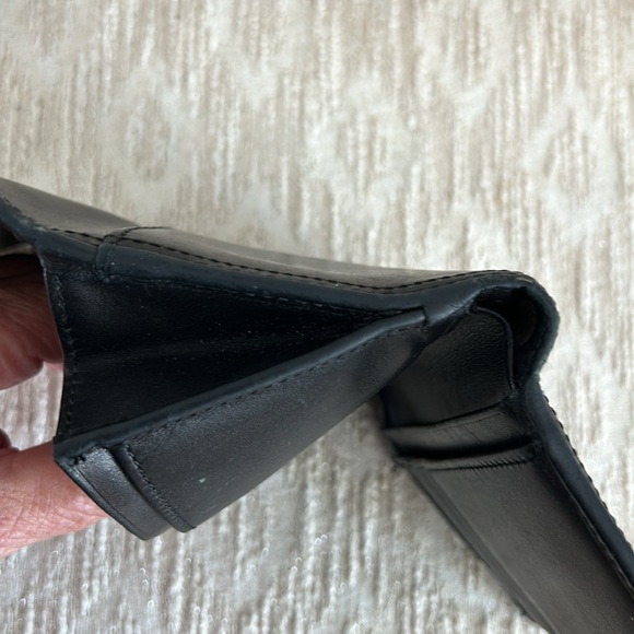 Coach Vintage Black Leather Trifold Wallet - Picture 12 of 15
